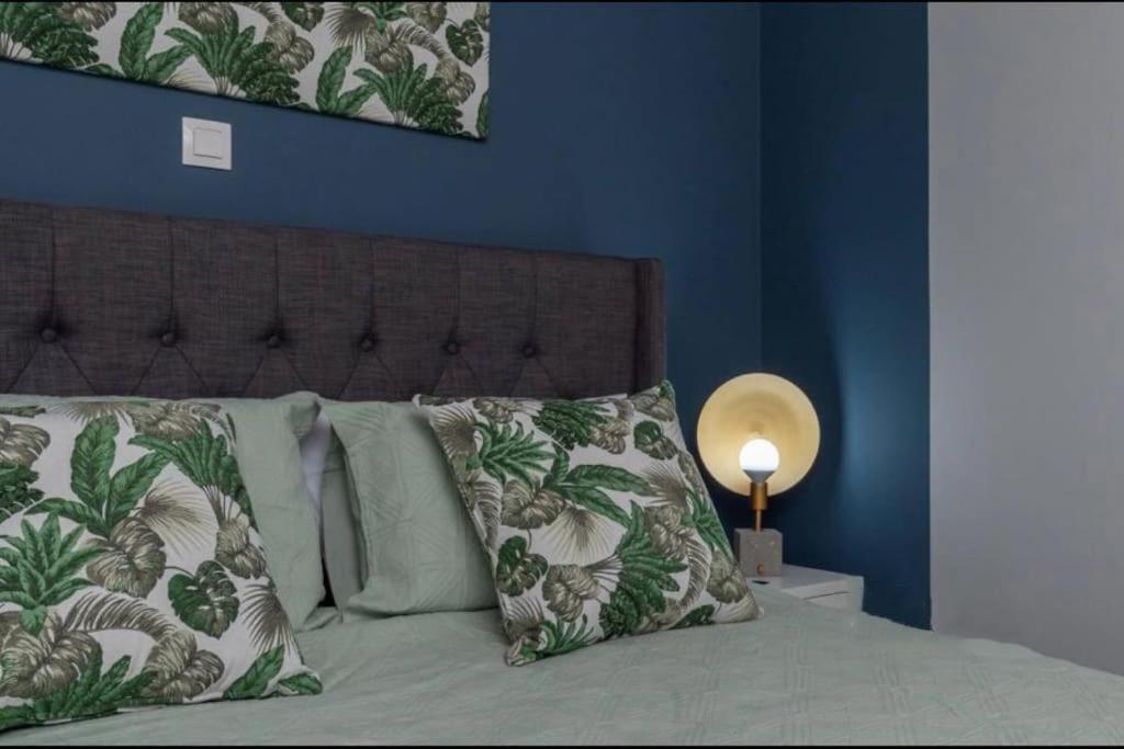 Artistic Apt In Vibrant Gazi With Large Terrace By Ghh Athen Eksteriør billede